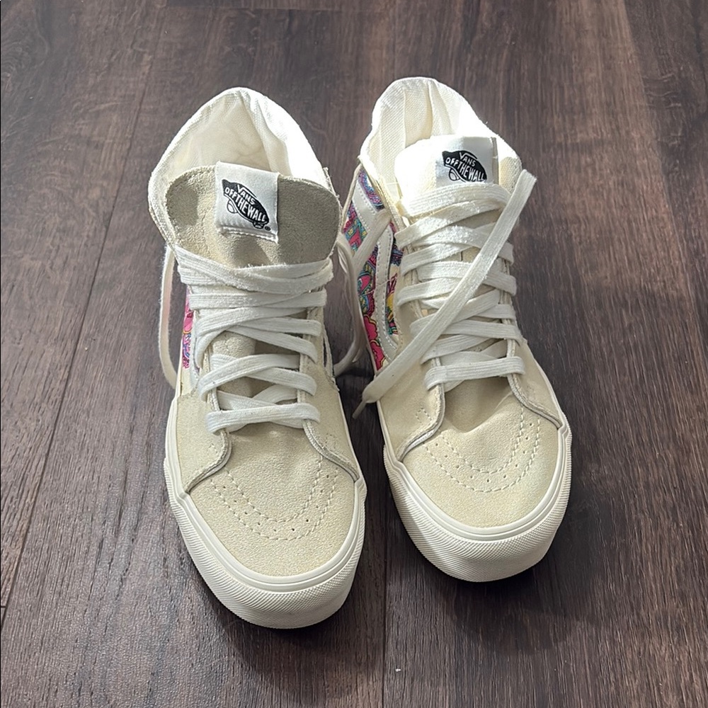 Vans Cream and White Sneakers Classic Skate Style
